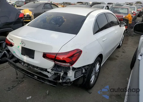 2019 Mercedes-Benz A 220 z USA, uszkodzony, nr VIN WDD3G4EB0KW026369